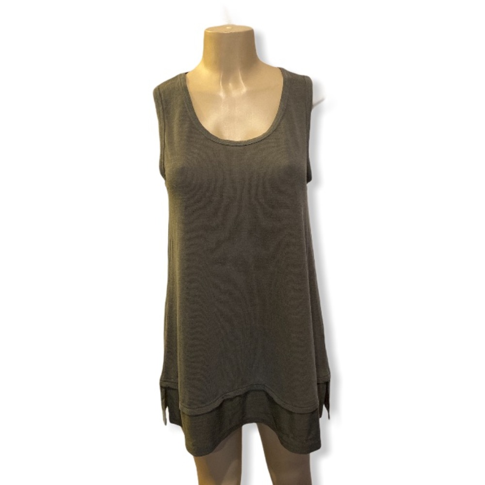 Coin 1804 green tank top with buttons